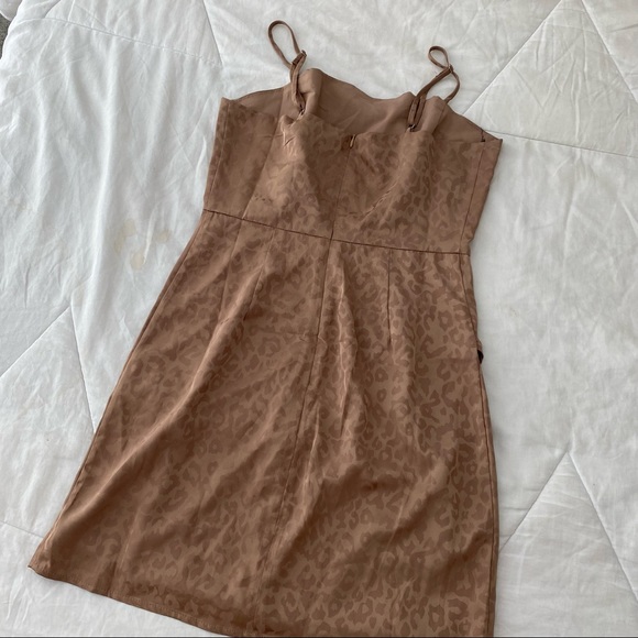 NWOT cheetah/leopard tan satin mini dress - Picture 9 of 10